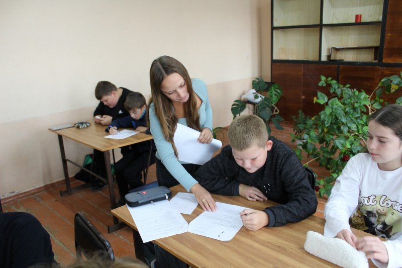 В Петровске сотрудники Госавтоинспекции и общественники проверили школьников на знание ПДД